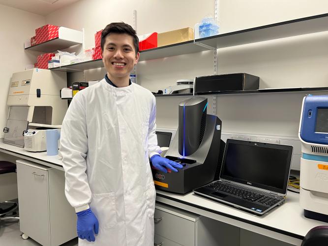 Victor's photo in the lab.